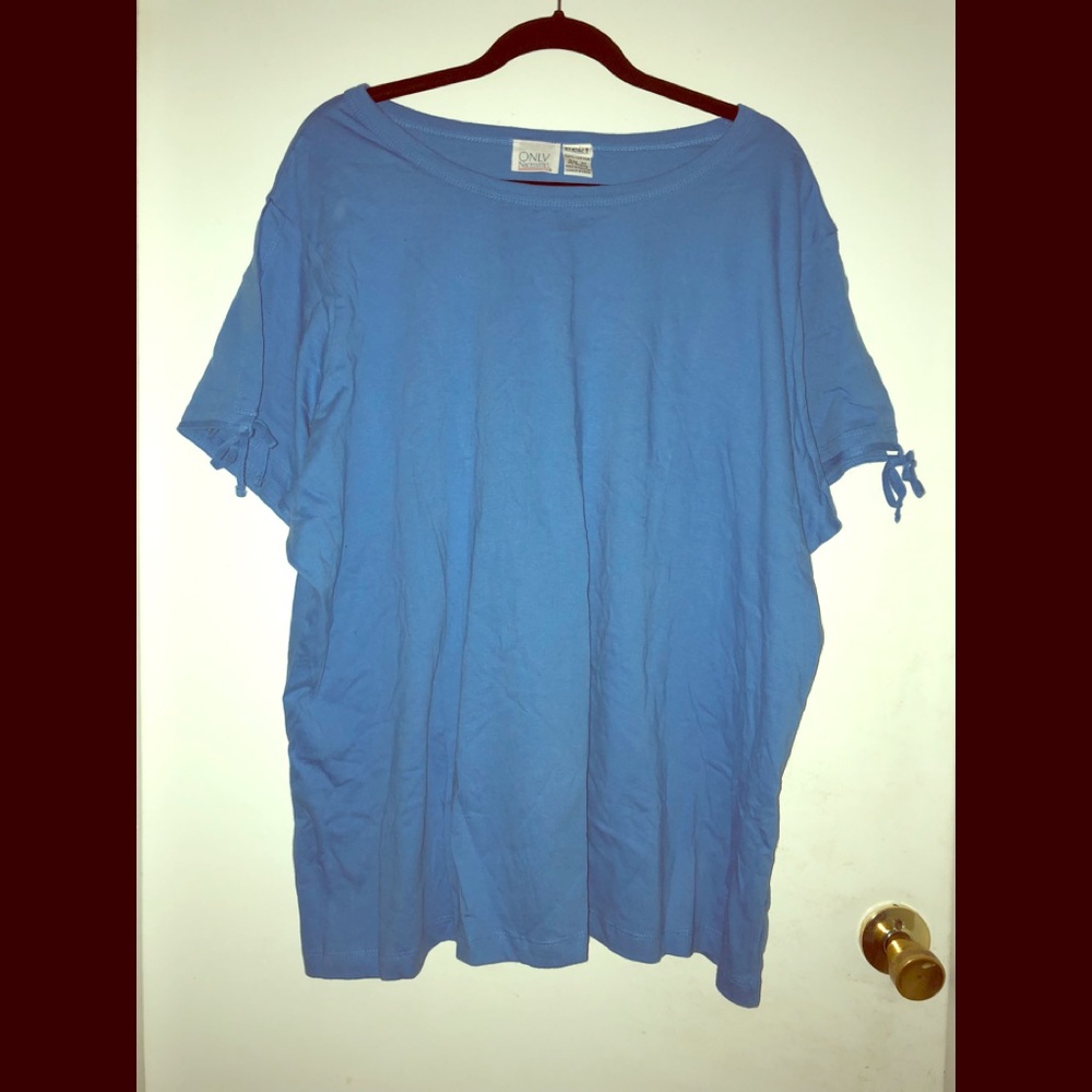 Only Necessities 3x light blue cold shoulder top